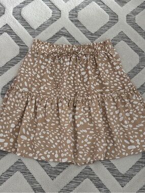 Women’s Beige and White Tiered Drawstring Skirt